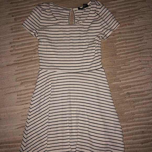 Dress - Picture 1 of 1